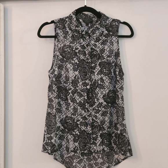 GUESS button down, collared tank top! - Picture 2 of 3